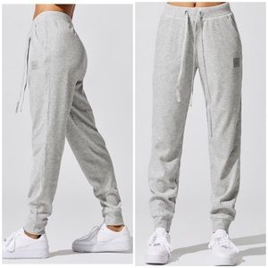 Alo yoga muse sweatpant
